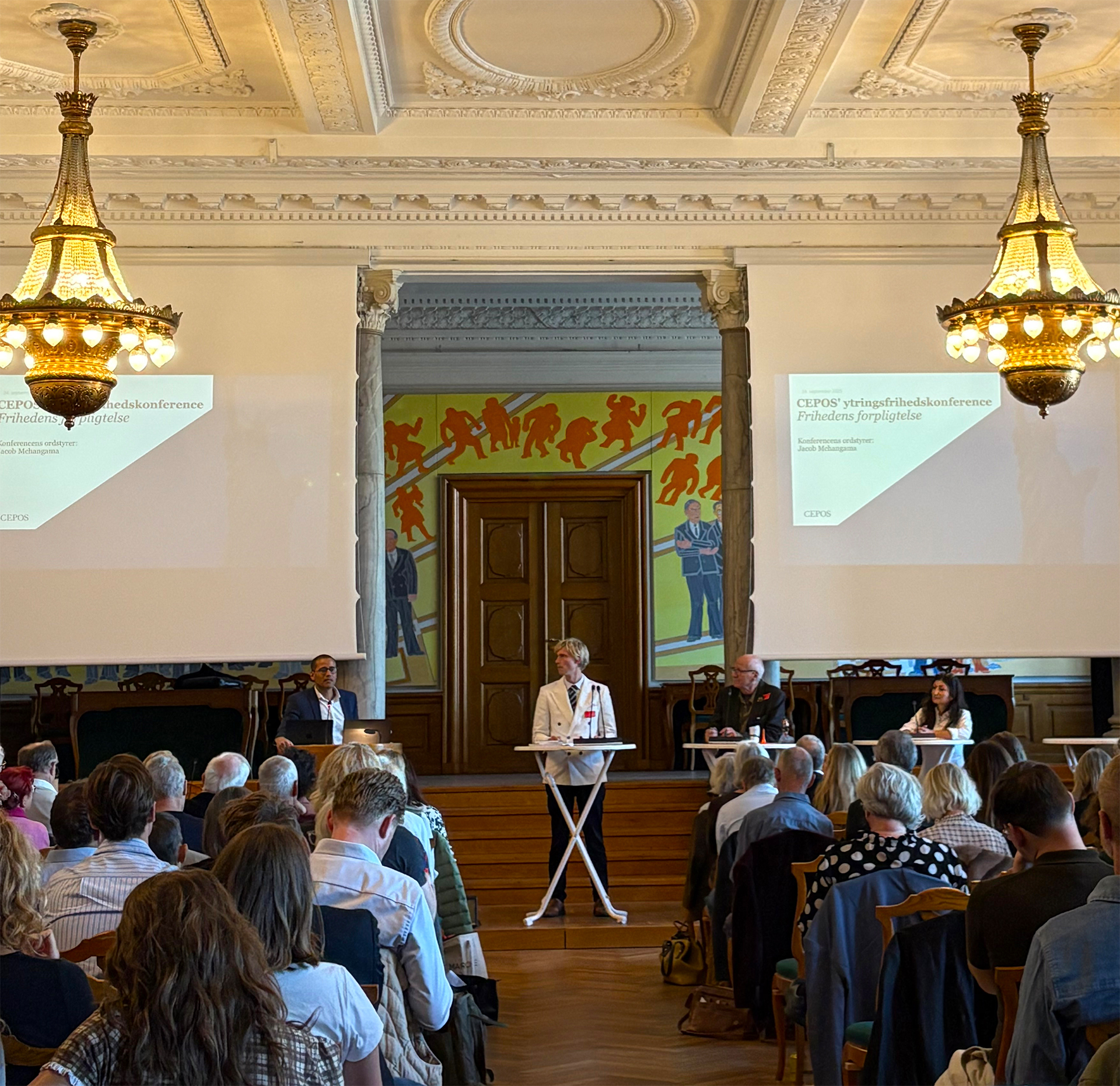 Emil Salzer taler ved CEPOS' ytringsfrihedskonference